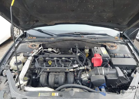 2010 Ford Fusion Se z USA, uszkodzony, nr VIN 3FAHP0HAXAR283610